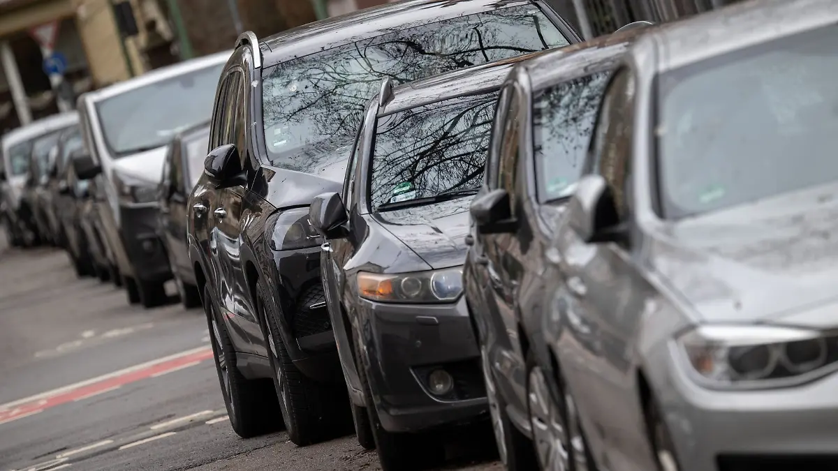 MIt Prämien wollen Marburg und Frankfurt erreichen, dass ihre Bürgerinnen und Bürger sich gegen den Besitz eines Privatautos entscheiden. (Archivbild)