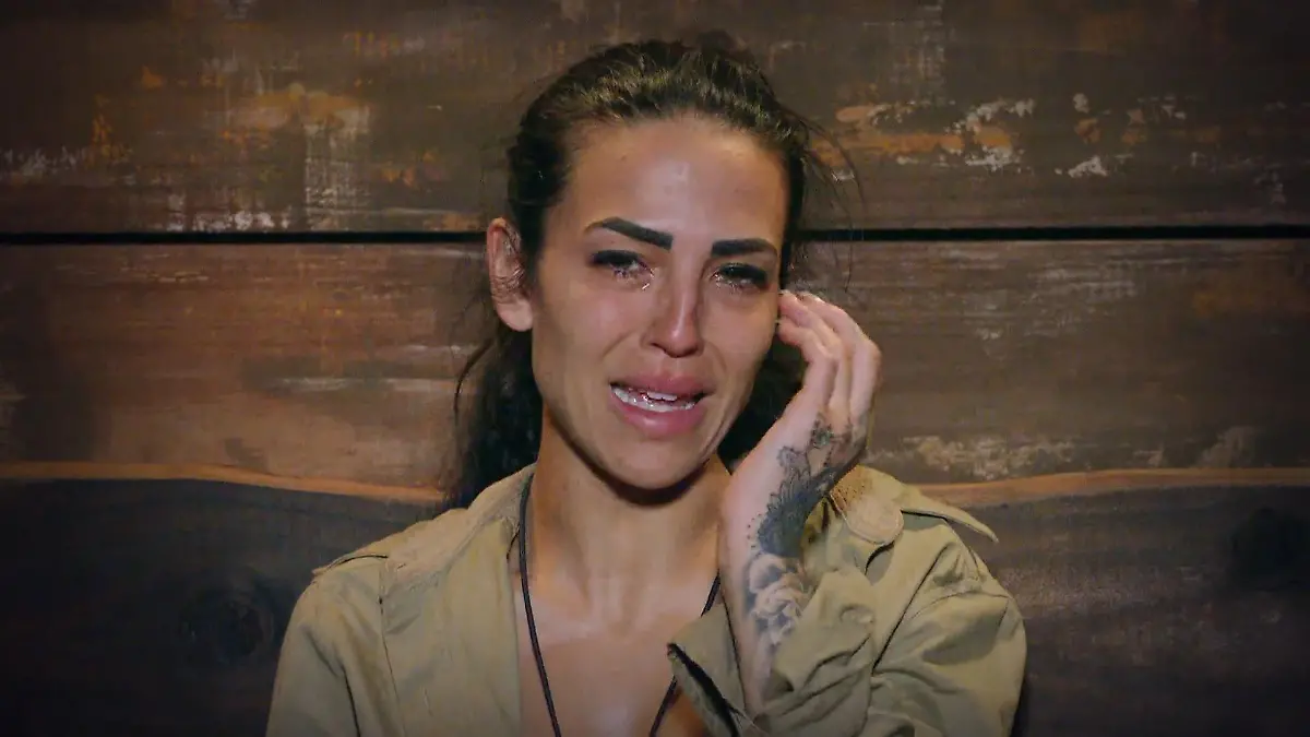 Bei Elena Miras liegen an Tag 12 im Dschungelcamp die Nerven blank. 