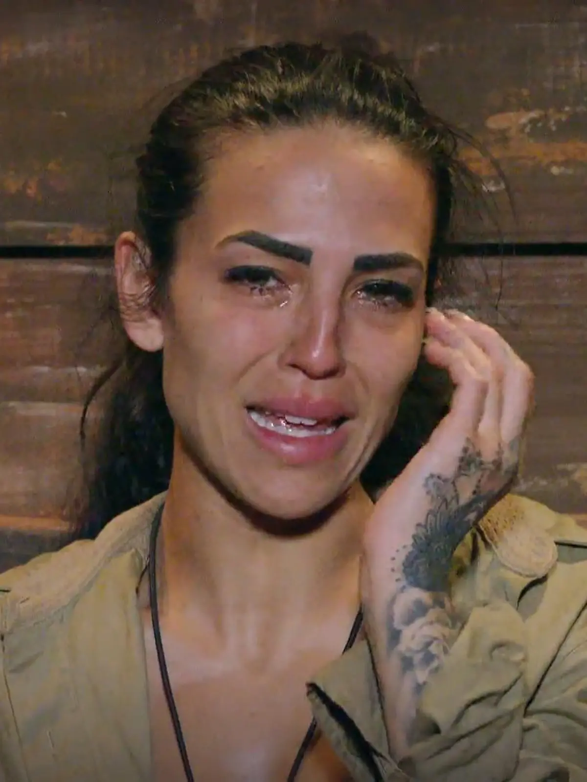 Bei Elena Miras liegen an Tag 12 im Dschungelcamp die Nerven blank. 