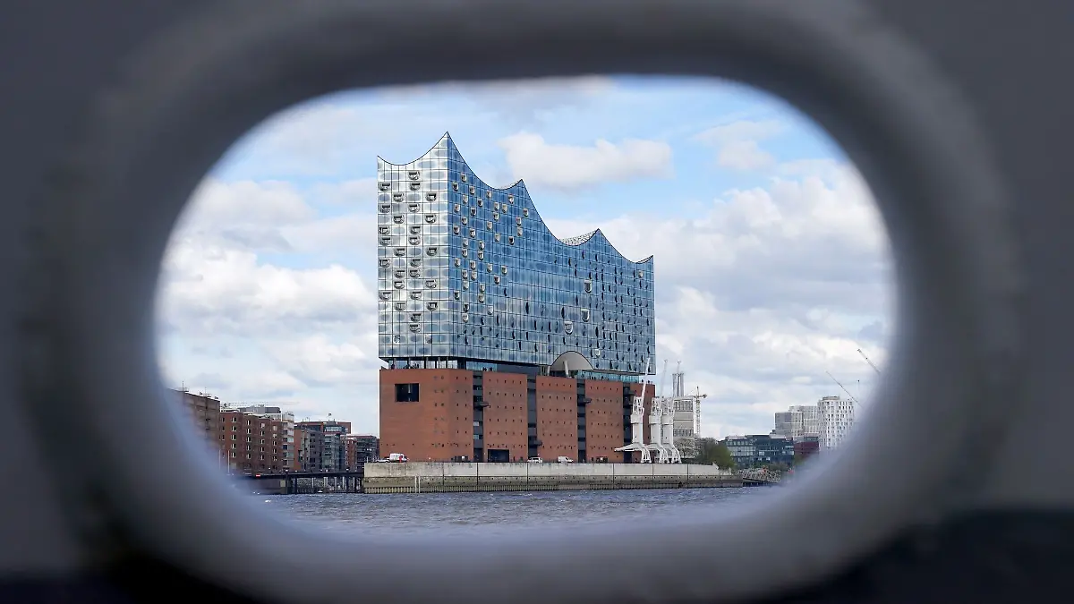 Wegen Rauchbildung musste am Sonntagabend (25. August) ein Konzert in der Elbphilharmonie abgebrochen werden.