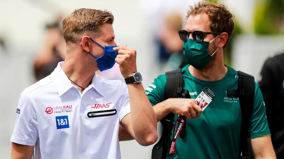 Formula 1 2021: Azerbaijan GP BAKU CITY CIRCUIT, AZERBAIJAN - JUNE 04: Mick Schumacher, Haas F1 and Sebastian Vettel, Aston Martin during the Azerbaijan GP at Baku City Circuit on Friday June 04, 2021 in Baku, Azerbaijan. Photo by Steven Tee / LAT Images Images PUBLICATIONxINxGERxSUIxAUTxHUNxONLY GP2106_070057_1ST0391