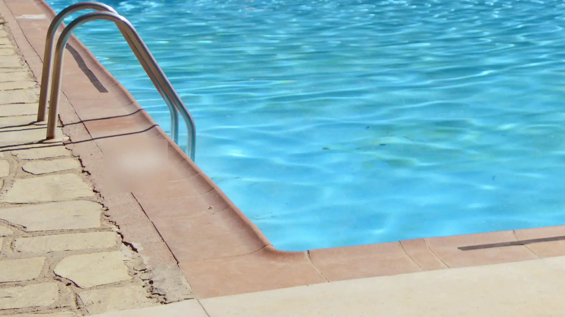 Pool.jpg