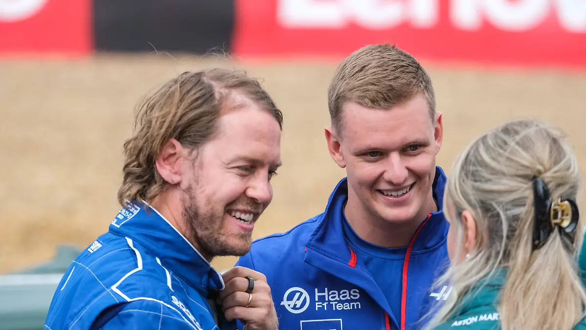 Sebastian Vettel kämpft um Mick Schumacher