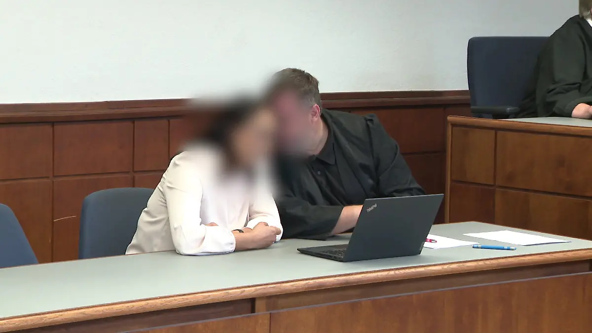 Die Böller-Werferin Ewa G. muss für 2 Jahre und 3 Monate ins Gefängnis.
