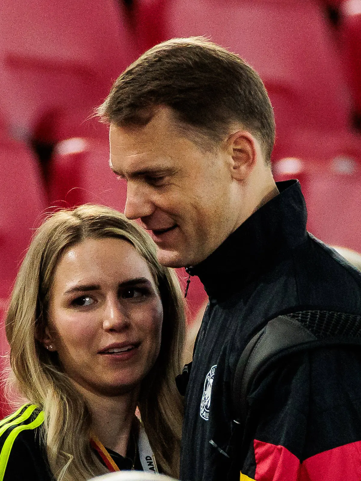 Besucht Manuel Neuer seine Anika bald auch im Stadion?