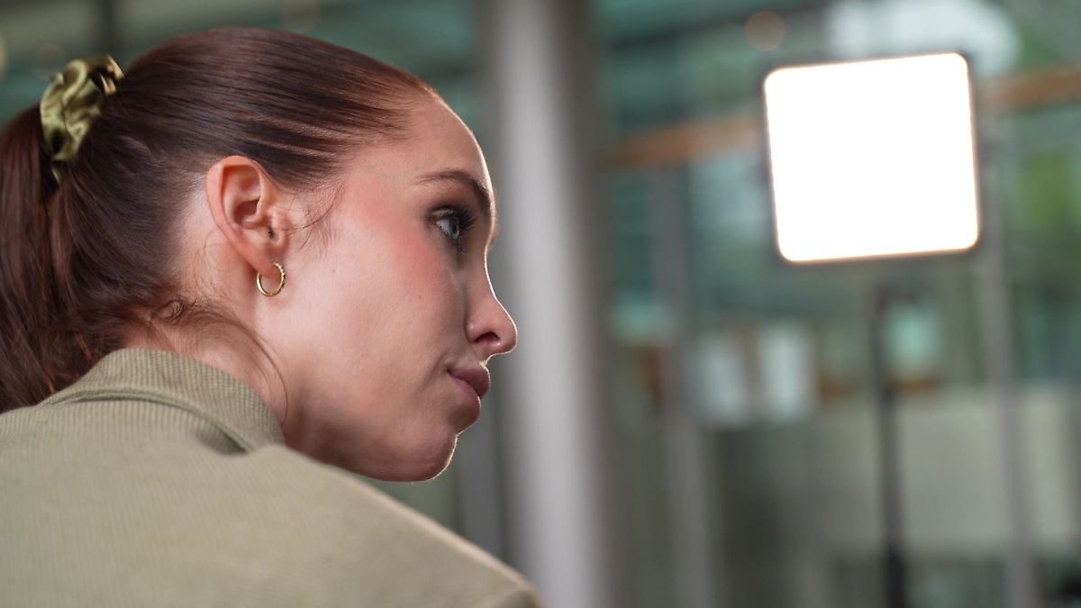 AfDInfluencerin Marie Therese Kaiser Mit ModelLook auf Wählerfang