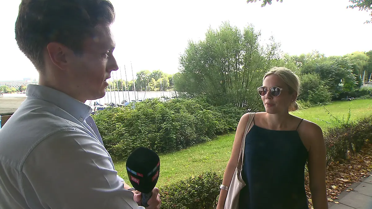 RTL-Reporter Bastian Vollmer hat Nachgefragt: Wie lange hängt ihr täglich am Smartphone?