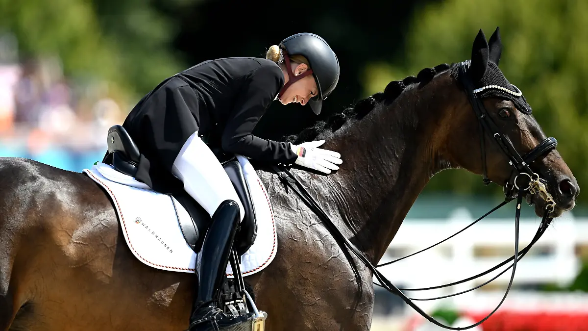Bei Olympia 2024 räumten Reiterin Jessica von Bredow-Werndl und ihr Pferd Dalera zwei Goldmedaillen ab. 