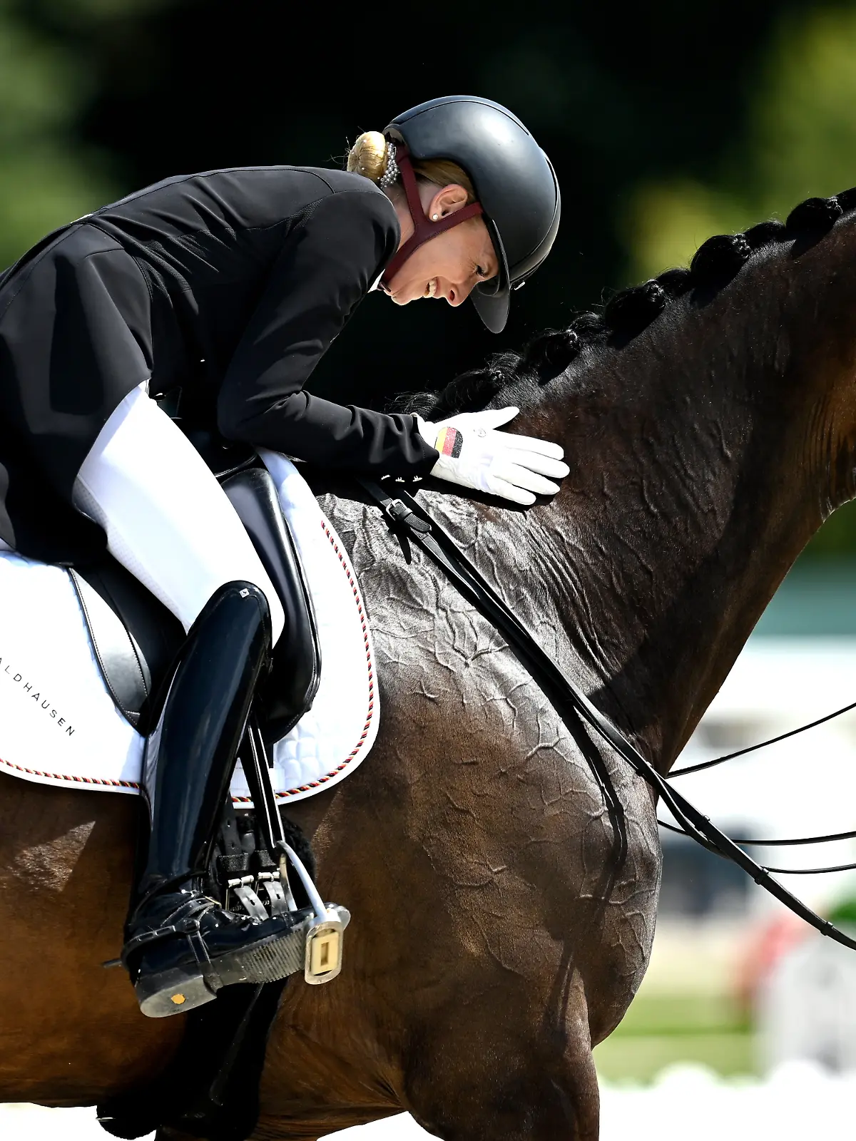 Bei Olympia 2024 räumten Reiterin Jessica von Bredow-Werndl und ihr Pferd Dalera zwei Goldmedaillen ab. 