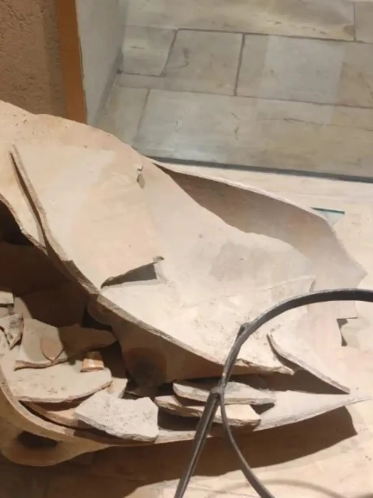 Bild zu: "Junge (4) zerstört 3.500 Jahre alte Vase"