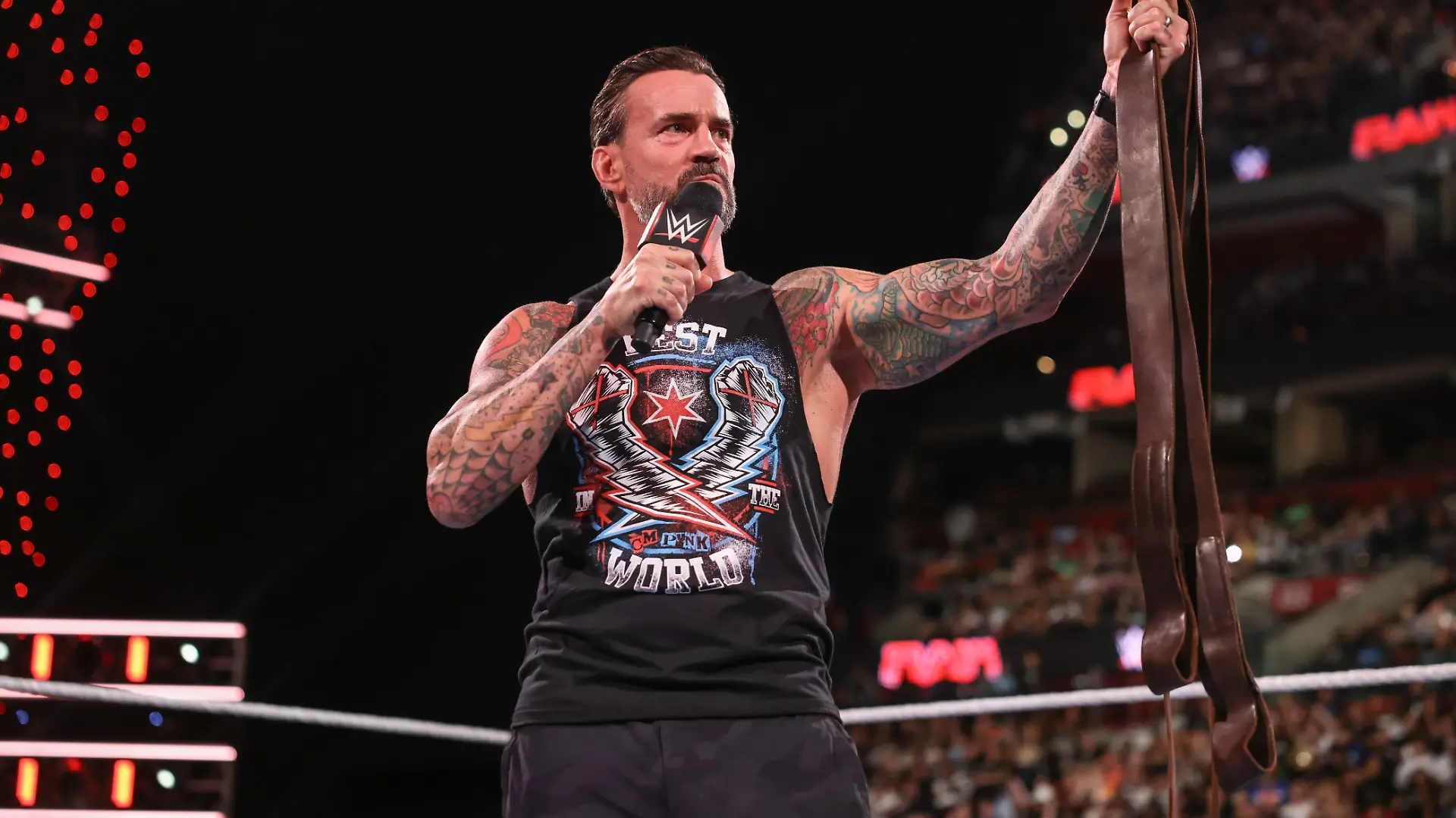 CM Punk bringt den Ledergürtel mit nach Berlin