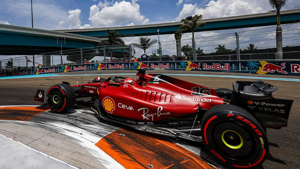 16 LECLERC Charles mco, Scuderia Ferrari F1-75, action during the Formula 1 Crypto.com Miami Grand Prix 2022, 5th round of the 2022 FIA Formula One World Championship, WM, Weltmeisterschaft on the Miami International Autodrome, from May 6 to 8, 2022 in Miami Gardens, Florida, United States of America - F1 - MIAMI GRAND PRIX 2022 DPPI/Panoramic PUBLICATIONxNOTxINxFRAxITAxBEL 00122013__DE_9923.JPG_
