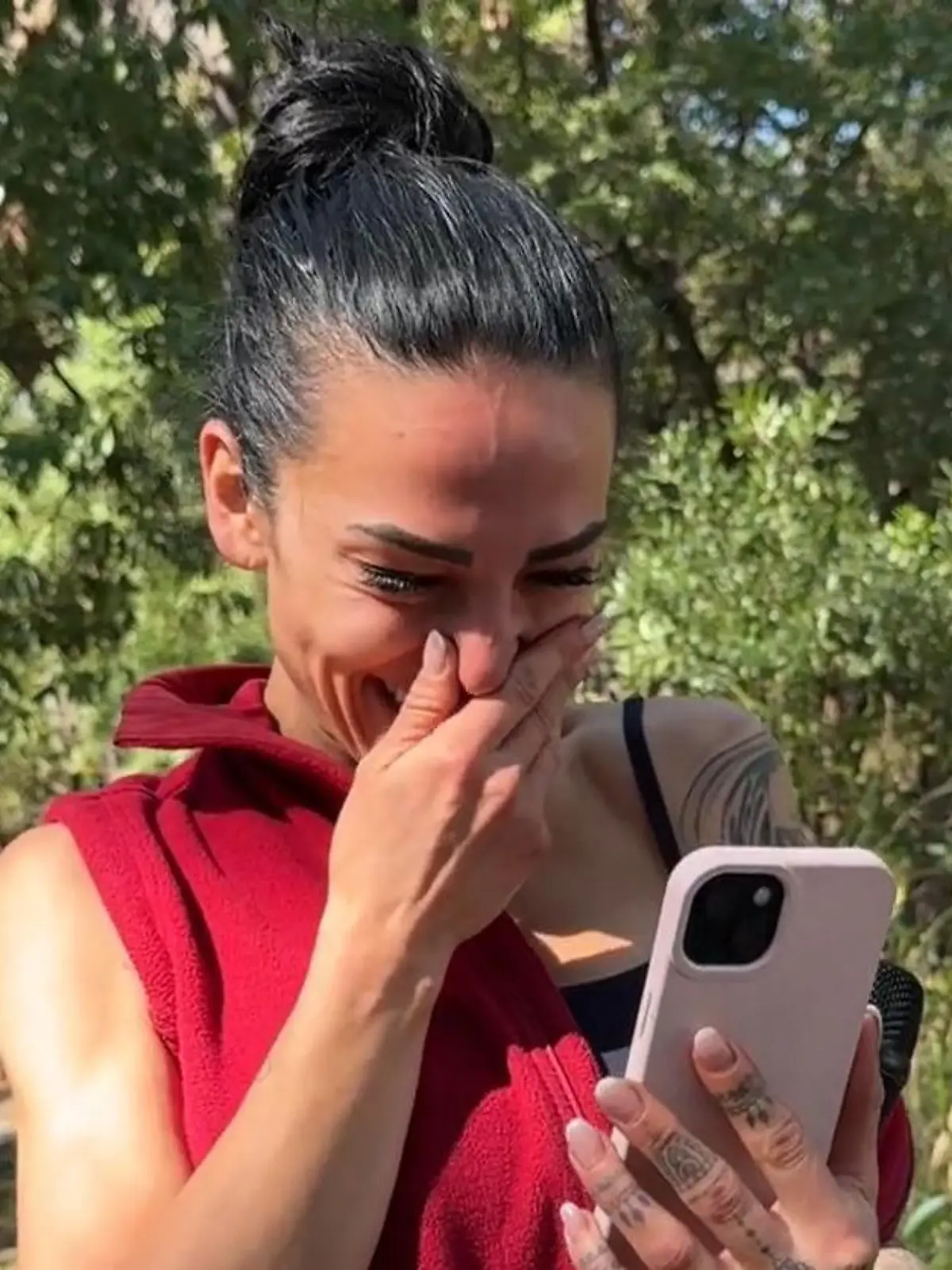 Elena Miras telefoniert nach ihrem Exit aus dem Legenden-Dschungel direkt mit ihrer Tochter.