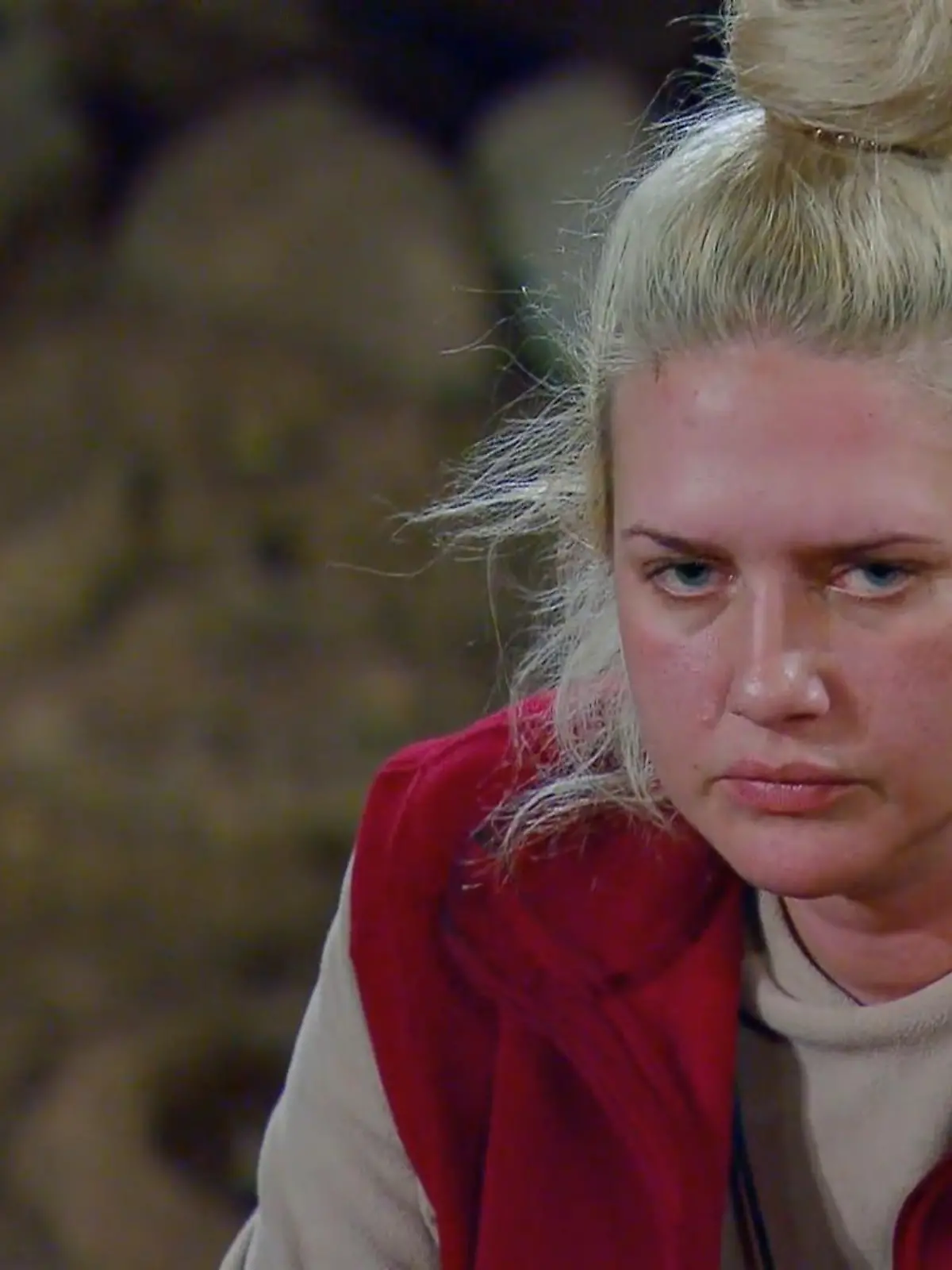 Gute Laune? Fehlanzeige! Dschungel-Legende Sarah Knappik rechnet mit ihren Mitcampern ab. 