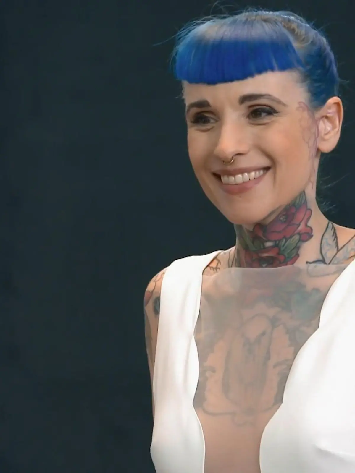 Bild zu: "Braut Madlen in einem cleanen Modell"