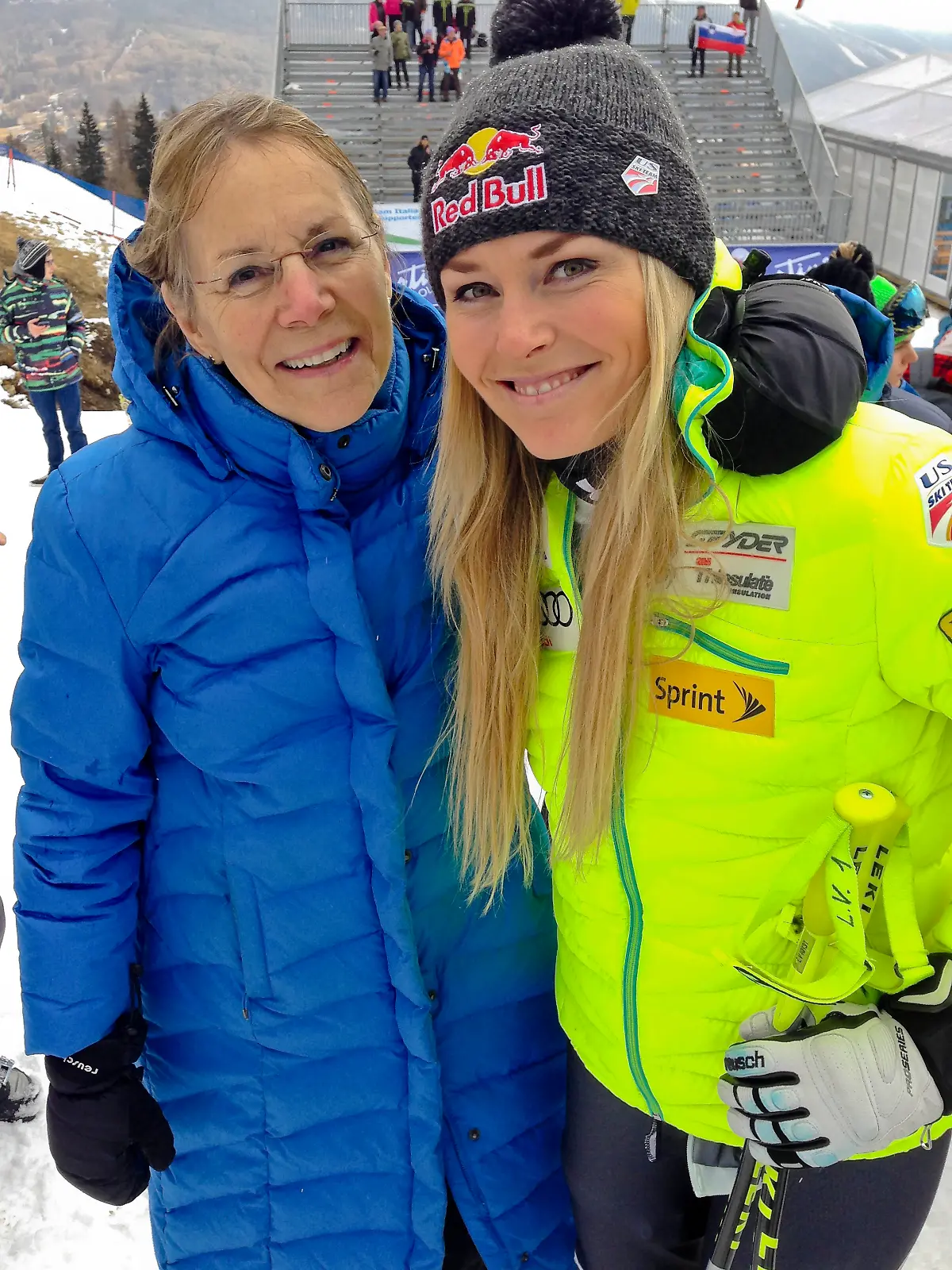 Lindsey Vonn mit ihrer Mama, die vor zwei Jahren ihren Kampf gegen ALS verloren hat.