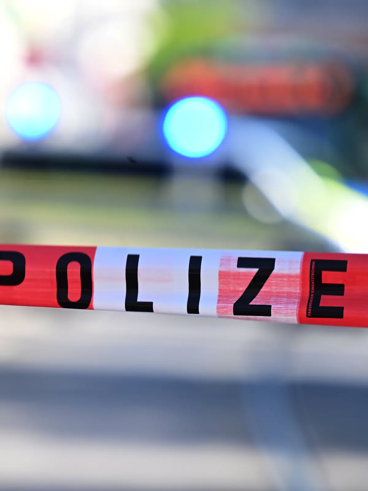 Bild zu: "Frau vor dem Haus von Ex-Ehemann erstochen"