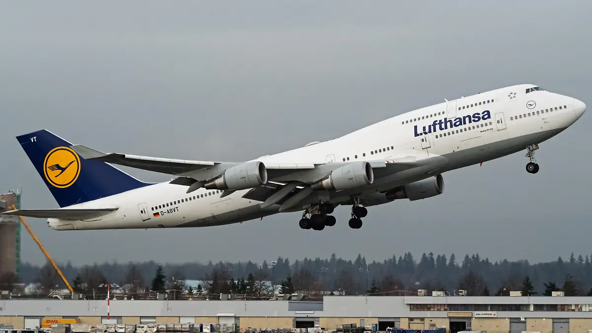 A Lufthansa Boeing 747-400 (D-ABVT) wide-body jumbo jet airliner takes off from Vancouver International Airport. 

Credit Image: Bayne Stanley/ZUMA Wire

Pictured: GV,General View
Ref: SPL5143013 240120 NON-EXCLUSIVE
Picture by: Zuma / SplashNews.com

Splash News and Pictures
Los Angeles: 310-821-2666
New York: 212-619-2666
London: +44 (0)20 7644 7656
Berlin: +49 175 3764 166
photodesk@splashnews.com

World Rights, No Argentina Rights, No Belgium Rights, No China Rights, No Czechia Rights, No Finland Rights, No Hungary Rights, No Japan Rights, No Mexico Rights, No Netherlands Rights, No Norway Rights, No Peru Rights, No Portugal Rights, No Slovenia Rights, No Sweden Rights, No Switzerland Rights, No Taiwan Rights, No United Kingdom Rights
