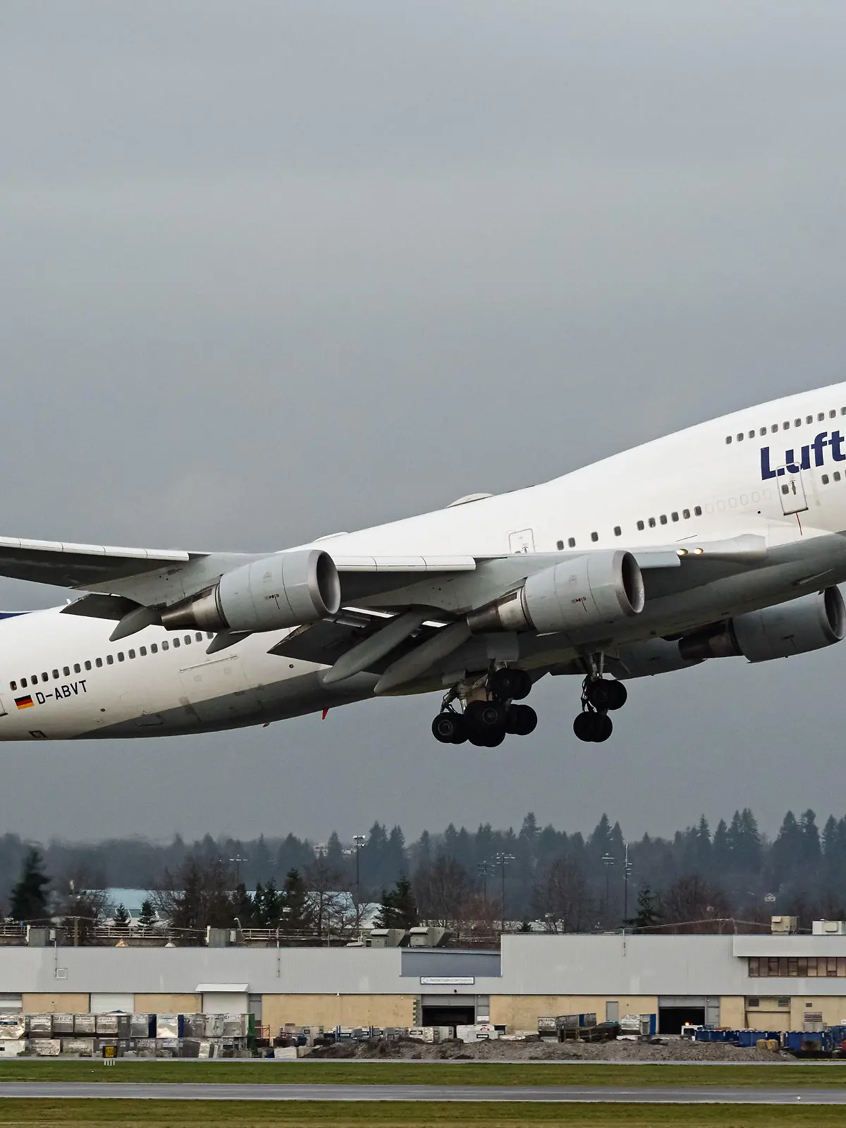 A Lufthansa Boeing 747-400 (D-ABVT) wide-body jumbo jet airliner takes off from Vancouver International Airport. 

Credit Image: Bayne Stanley/ZUMA Wire

Pictured: GV,General View
Ref: SPL5143013 240120 NON-EXCLUSIVE
Picture by: Zuma / SplashNews.com

Splash News and Pictures
Los Angeles: 310-821-2666
New York: 212-619-2666
London: +44 (0)20 7644 7656
Berlin: +49 175 3764 166
photodesk@splashnews.com

World Rights, No Argentina Rights, No Belgium Rights, No China Rights, No Czechia Rights, No Finland Rights, No Hungary Rights, No Japan Rights, No Mexico Rights, No Netherlands Rights, No Norway Rights, No Peru Rights, No Portugal Rights, No Slovenia Rights, No Sweden Rights, No Switzerland Rights, No Taiwan Rights, No United Kingdom Rights
