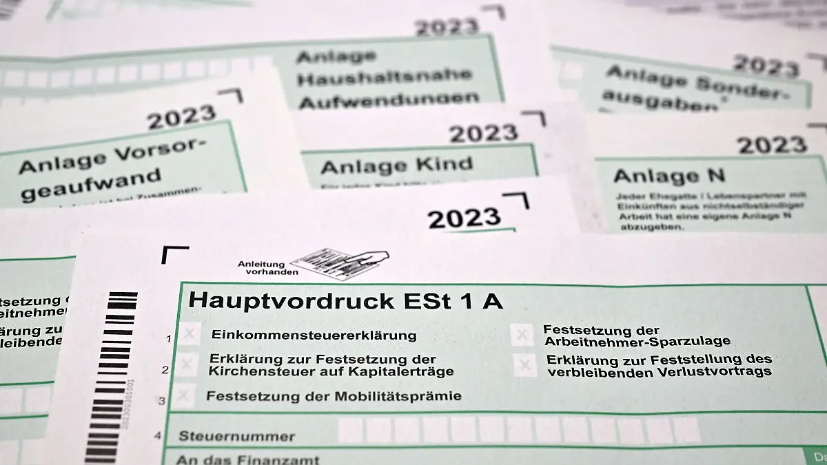 Die Zeit für Ihre Einkommensteuererklärung für 2023 wird knapp. (Archivbild)