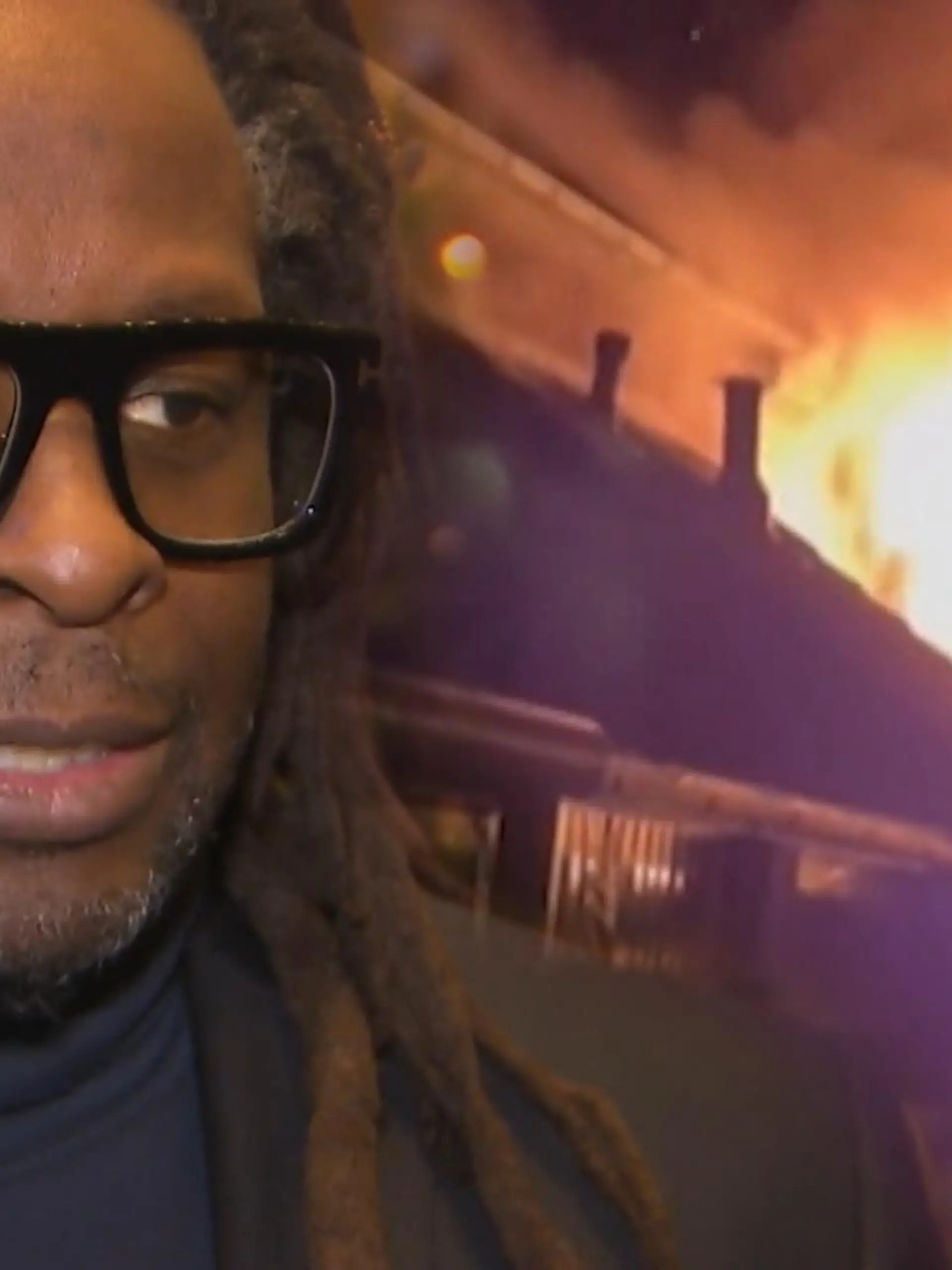 Brand bei Mola Adebisi