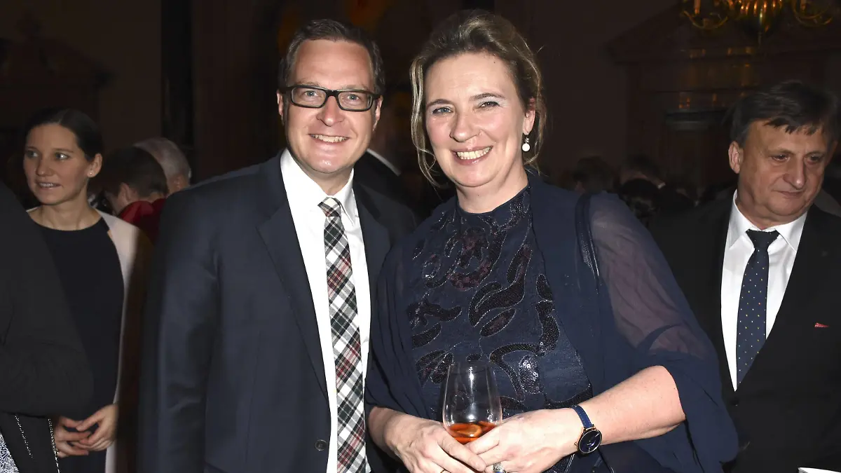 Martin Huber und Kerstin Schreyer beim Neujahrsempfang des Bayerischen Ministerpräsidenten in der Residenz. München, 13.01.2017 Foto:xP.xSchönbergerx/xFuturexImage

Martin Huber and Kerstin Schreyer the New Year\u0026#39;s reception the Bavarian Prime Minister in the Residence Munich 13 01 2017 Photo XP xSchönbergerx xFuturexImage  