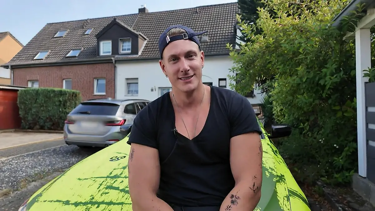 Calvin Kleinen zeigt uns sein Kinderzimmer. Er lebt noch immer dort!