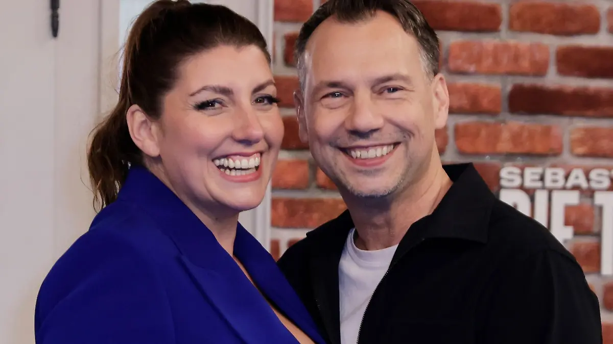 Sind erneut Eltern geworden: Sebastian Fitzek und Ehefrau Linda. (Archivbild)