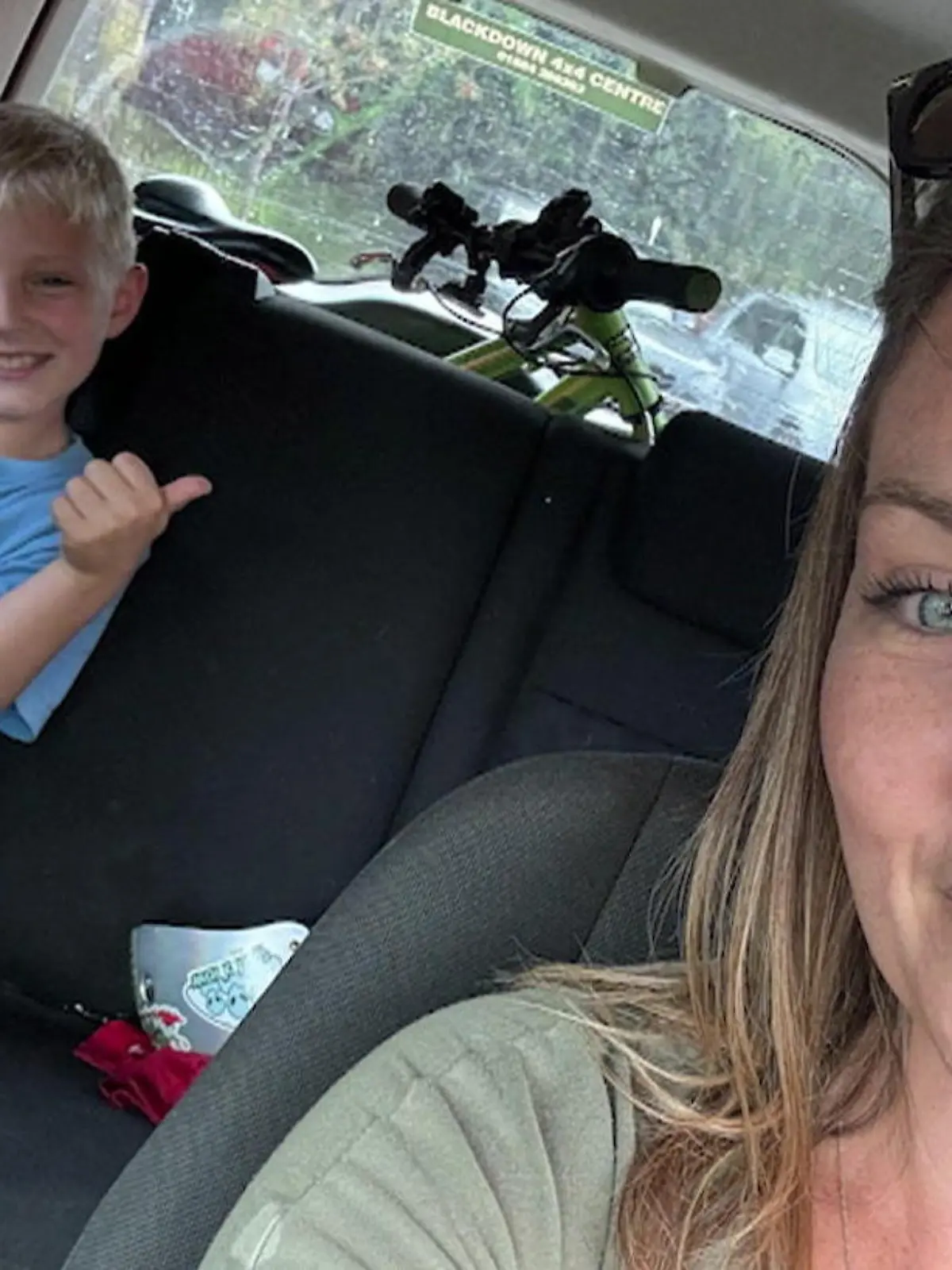 Bild zu: "Zehn Stunden Bildschirmzeit! Mama Jay hat kein schlechtes Gewissen"
