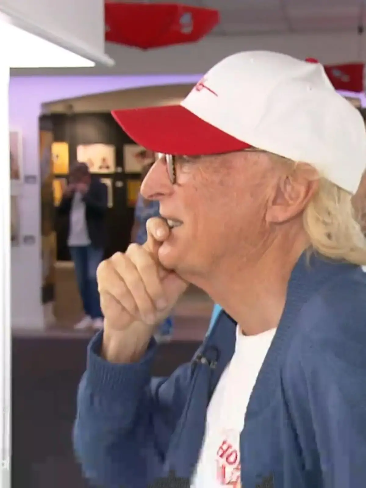 Bild zu: "Otto eröffnet Ausstellung"