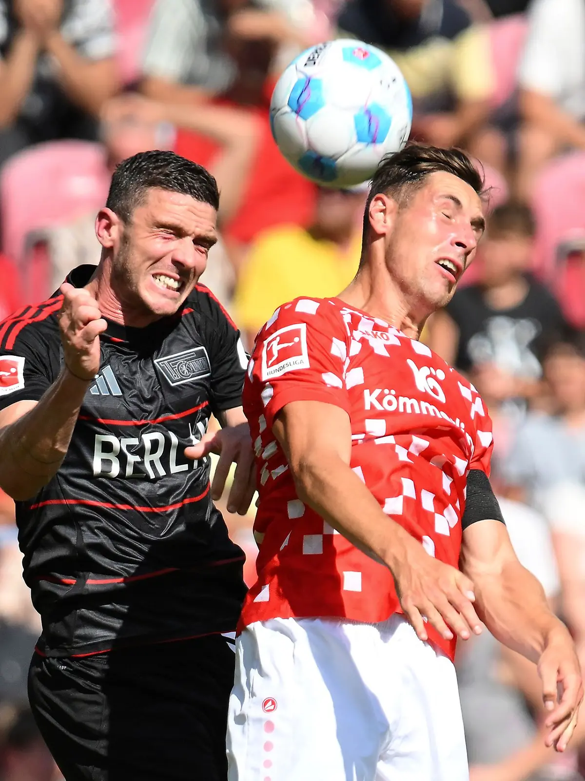 Bild zu: "Bundesliga-Star rettet hilfloser Frau das Leben"