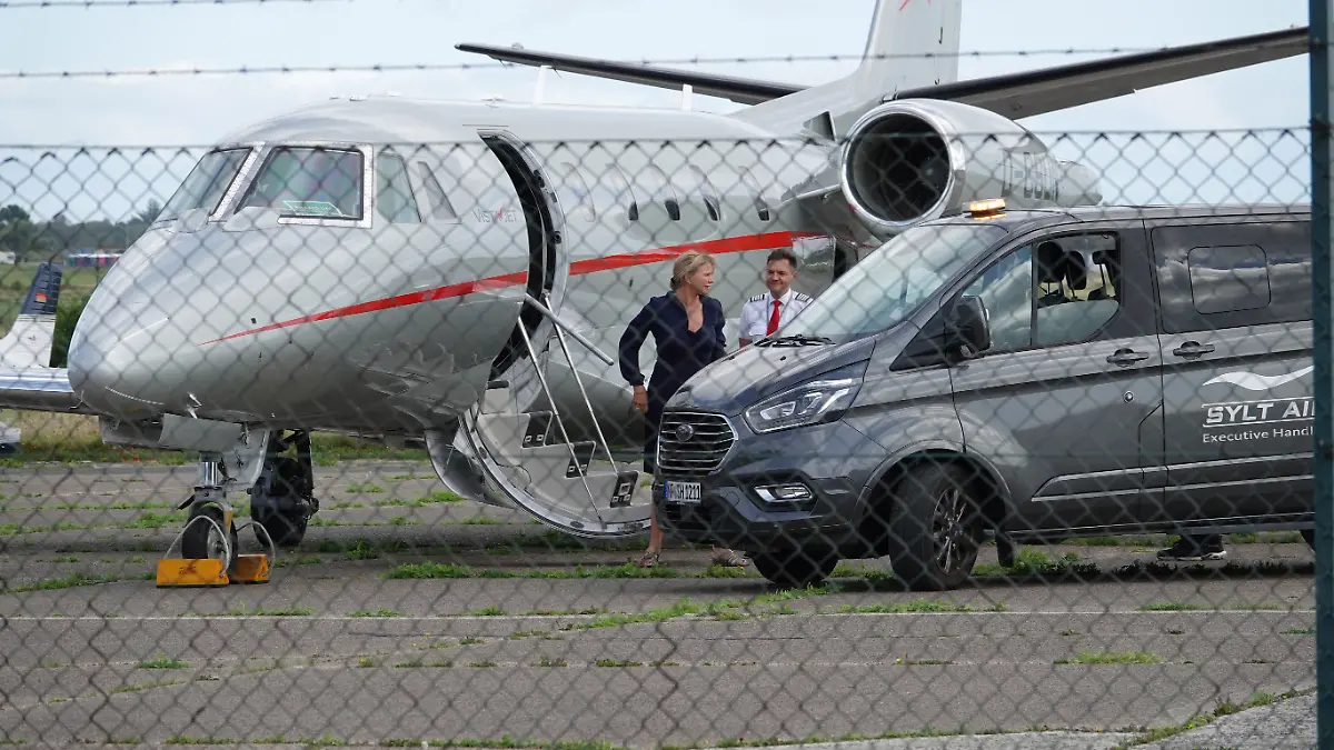Veronica Ferres ist gemeinsam mit ihrem Carsten Maschmeyer nach Sylt gekommen. 