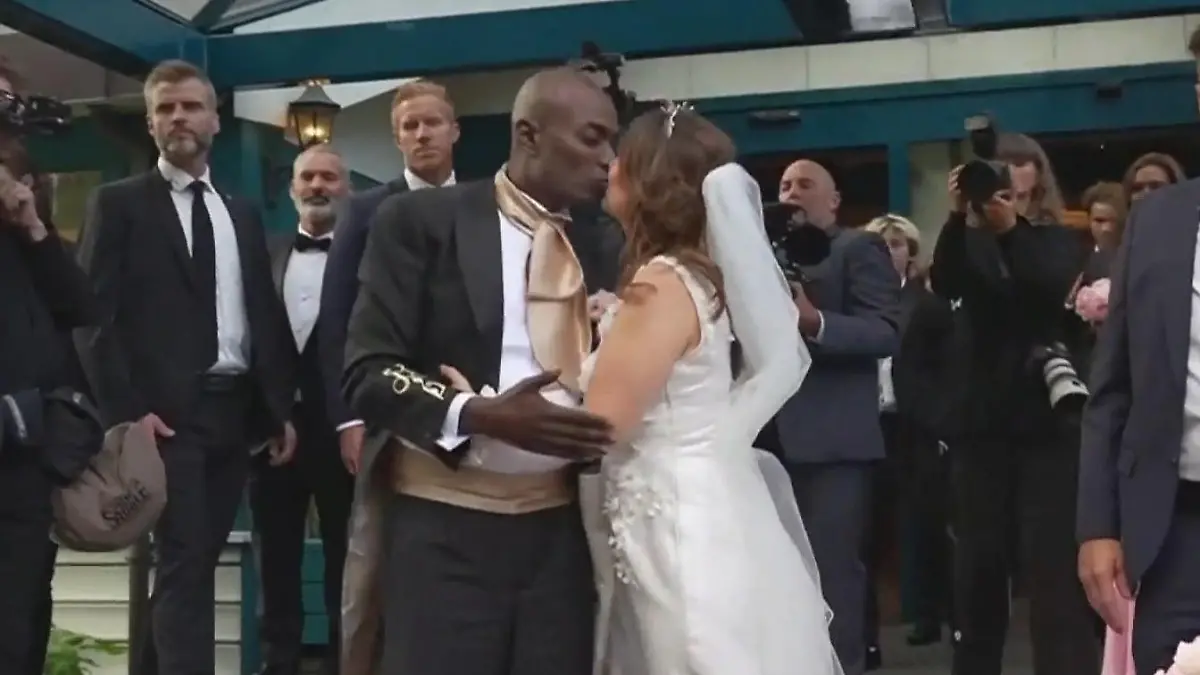 Am Ende stellt sich dann doch Märtha Louise als Braut heraus – eine Riesenüberraschung!