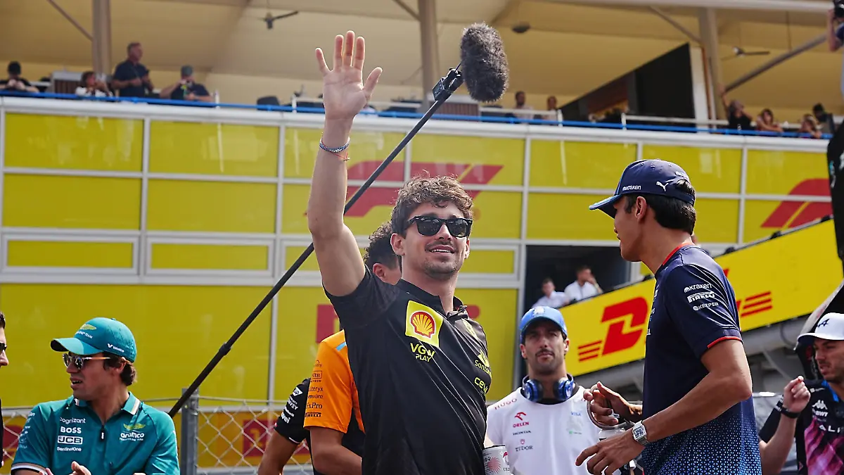 Charles Leclerc feiert den Heimsieg