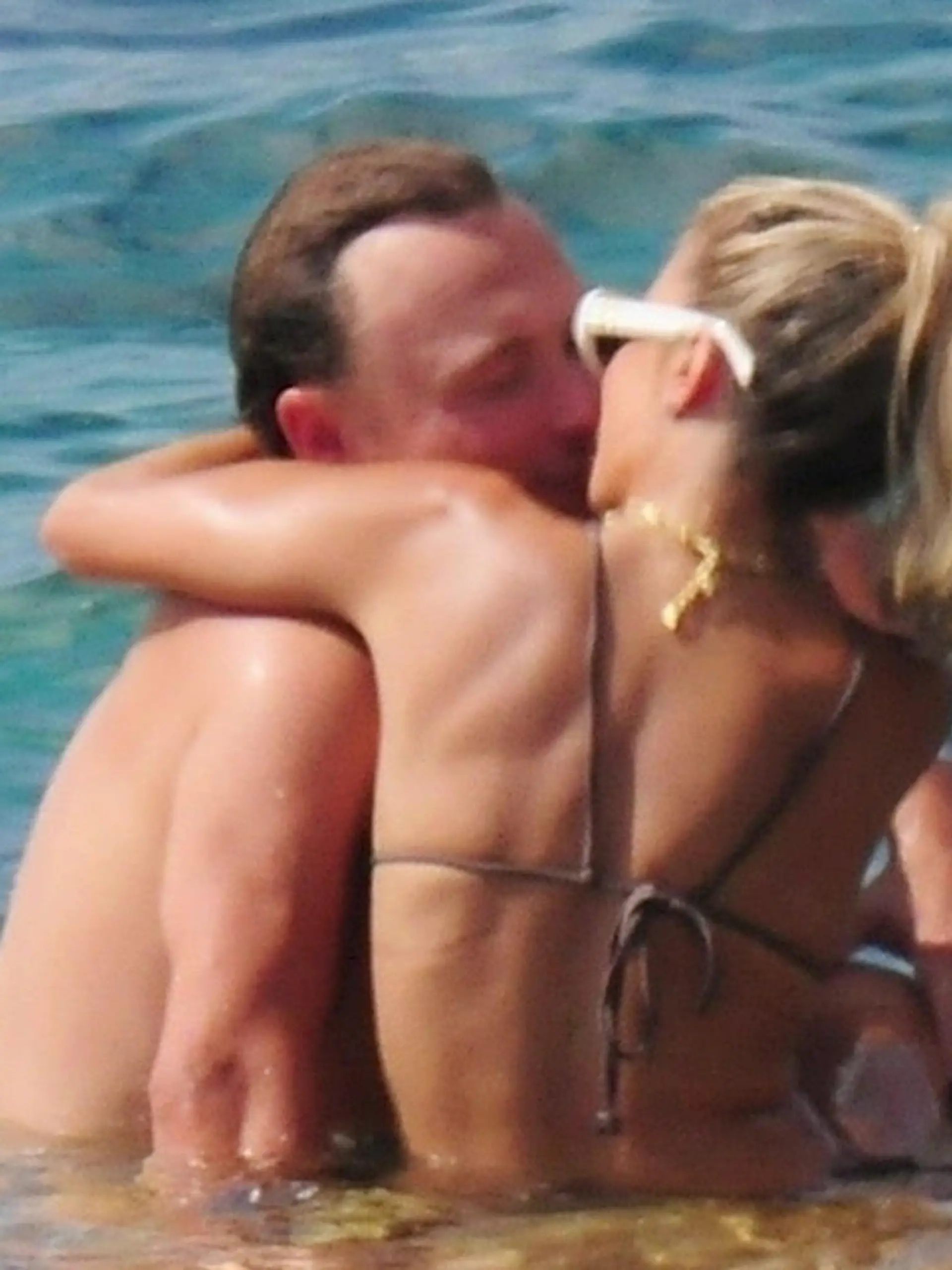 Sylvie Meis knutscht