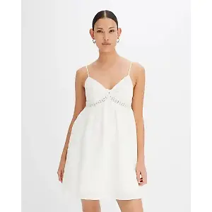 Strandkleid mit sommerlichen Details