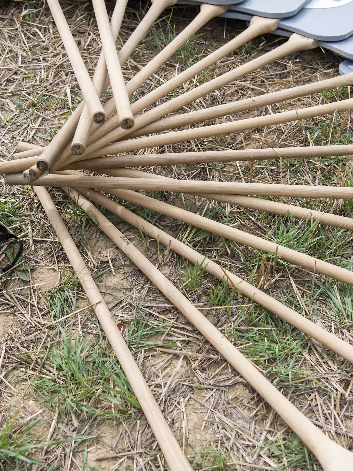 Ein Teil einer Hornusser Ausruestung beim Wettkampf des Hornussen am Eidgenoessischen Schwing- und Aelplerfest (ESAF) in Pratteln, am Freitag, 26. August 2022. (KEYSTONE/Urs Flueeler).