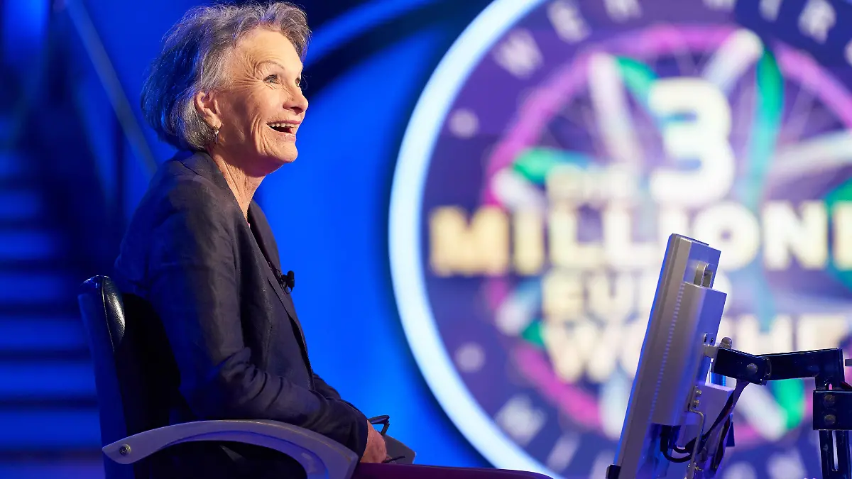 Petra Tanzi sitzt in der 3-Millionen-Euro-Woche auf dem Quizstuhl.