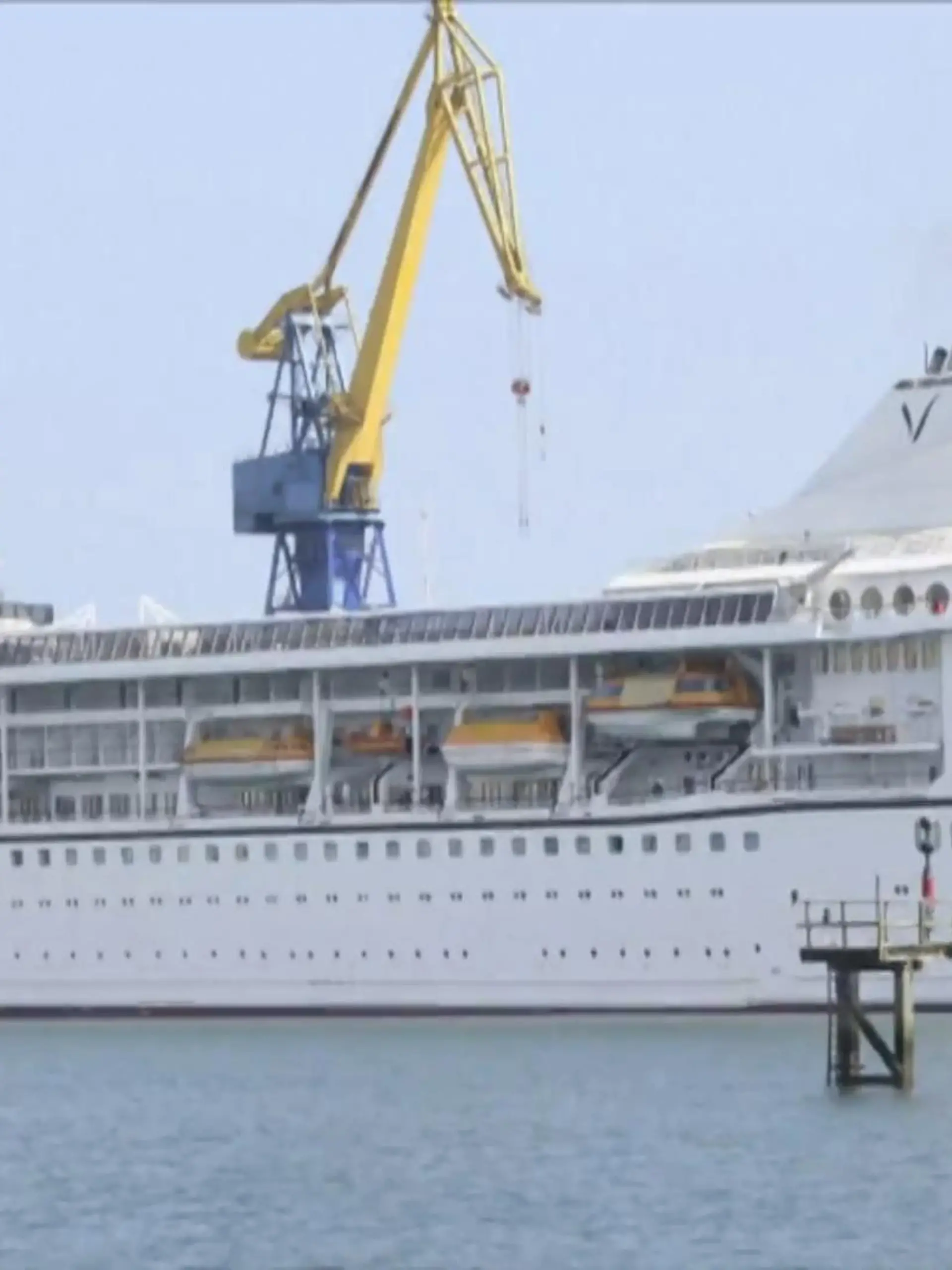 Endstation Hafen! Passagiere stecken mit Luxus-Dampfer fest