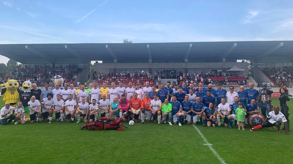 Lippstadt: Benefiz-Fußballspiel mit Promi-Auflauf – Comedian Matze Knop ...