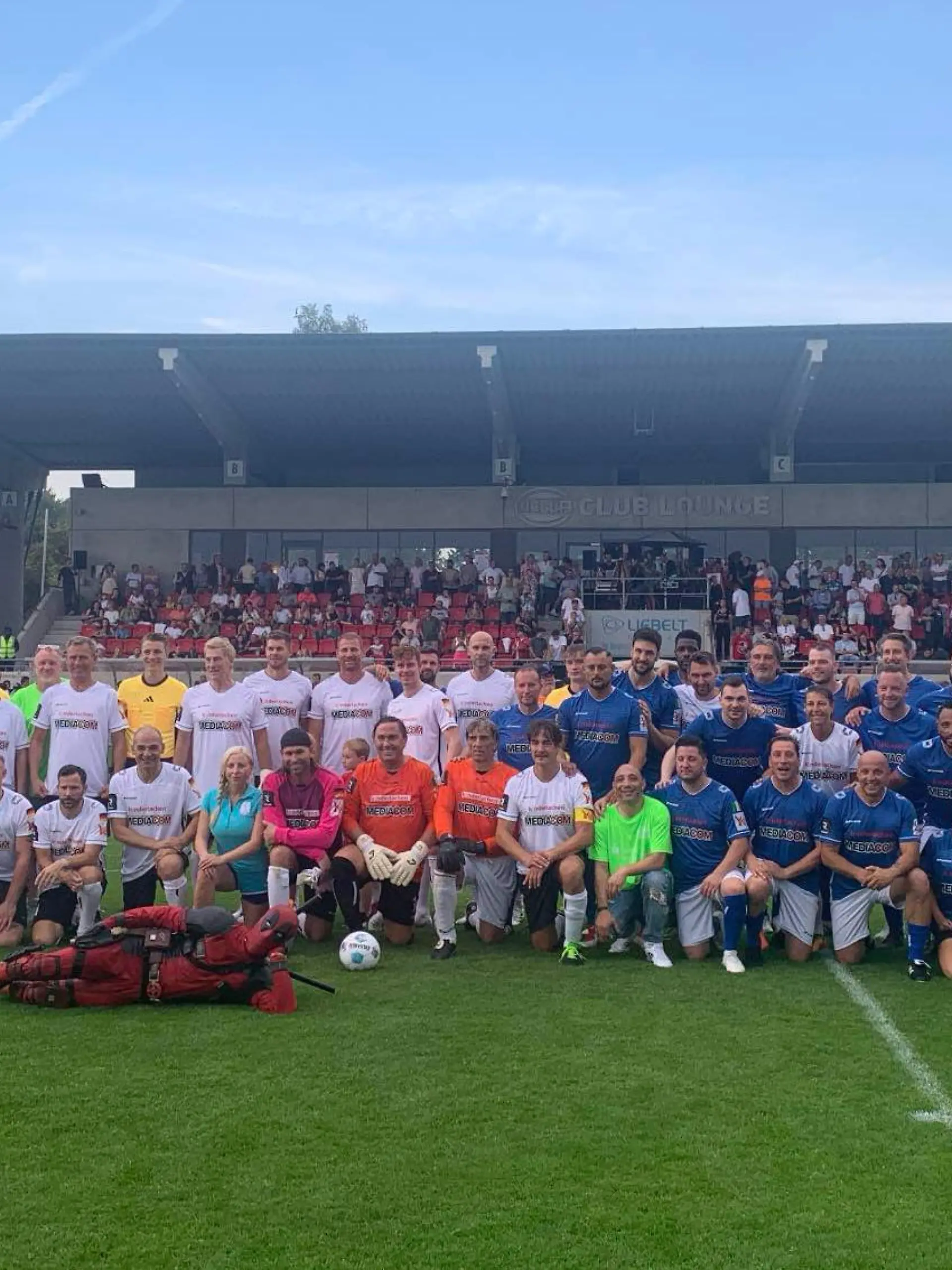 Bild zu: "Benefiz-Fußballspiel in Lippstadt"