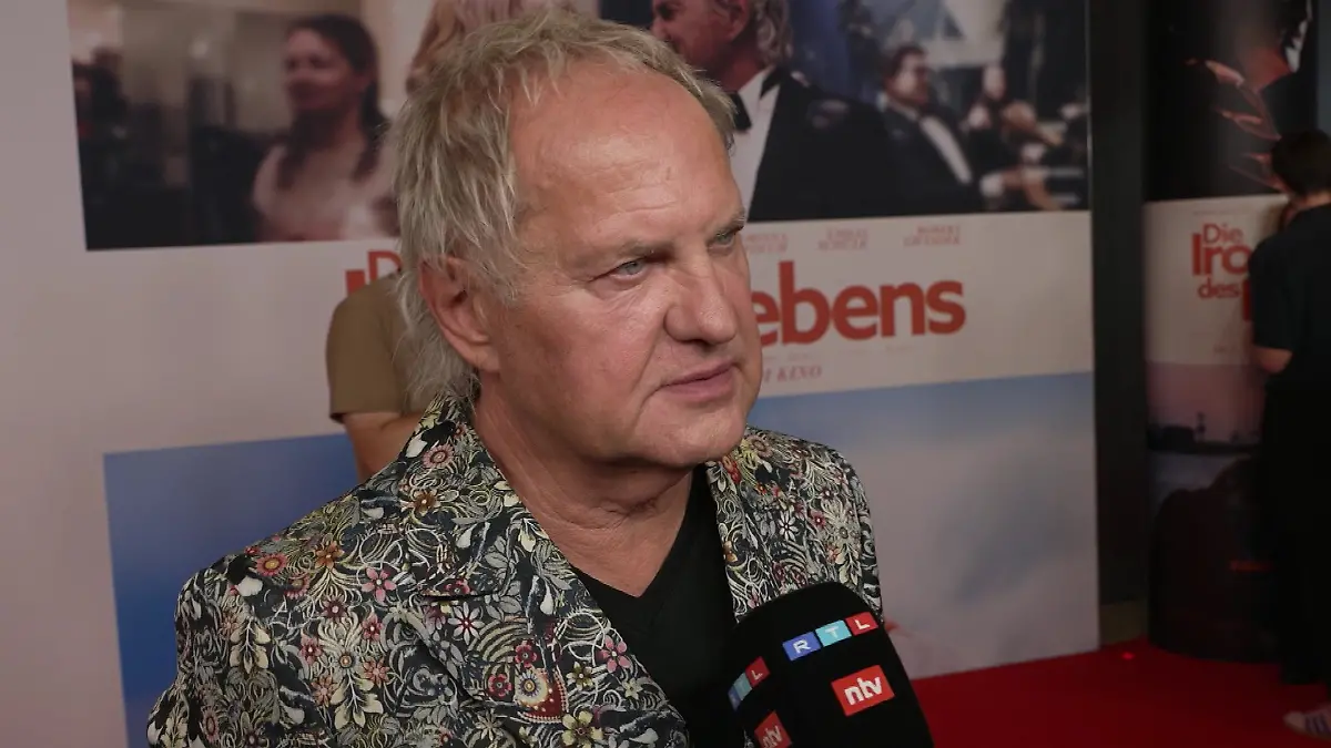 Jimi Blue und Uwe Ochsenknecht erschienen gemeinsam zur Premiere in München.