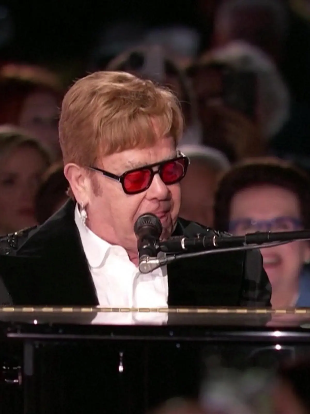 Bild zu: "Elton John leidet an „schwerer Augeninfektion” "