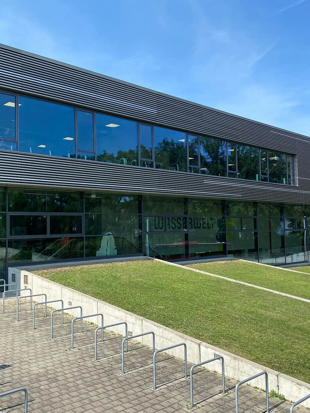 Die „Wasserwelt” in Braunschweig liegt unweit des Fußballstadions an der Hamburger Straße.