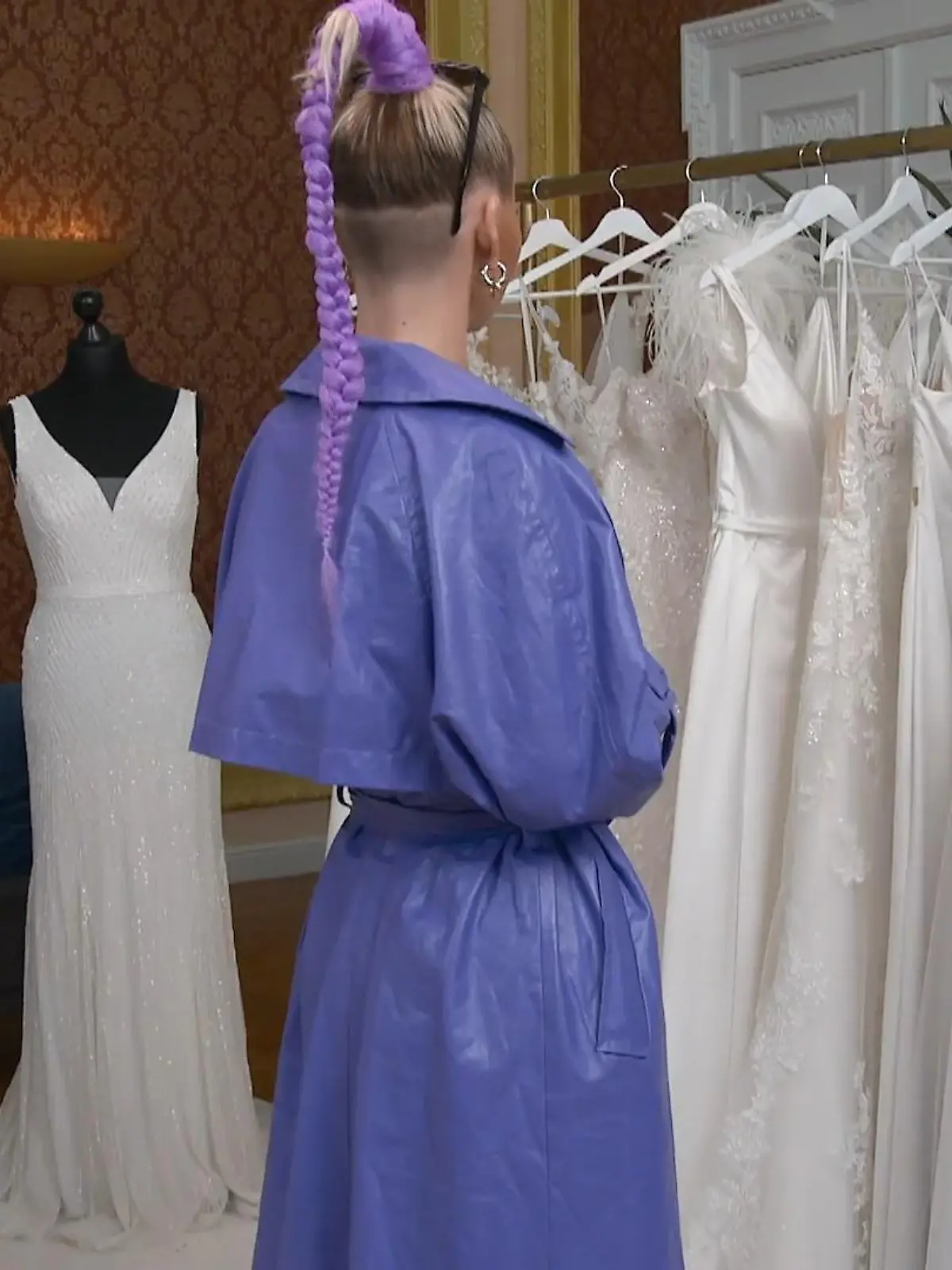 Bild zu: "Viele Federn, viele Perlen!"