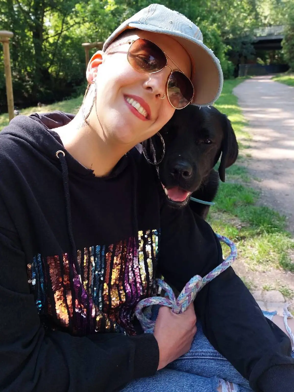 Larissa und Ida backen zweimal in der Woche gemeinsam die Leckerlis - dann direkt in großen Mengen! 
