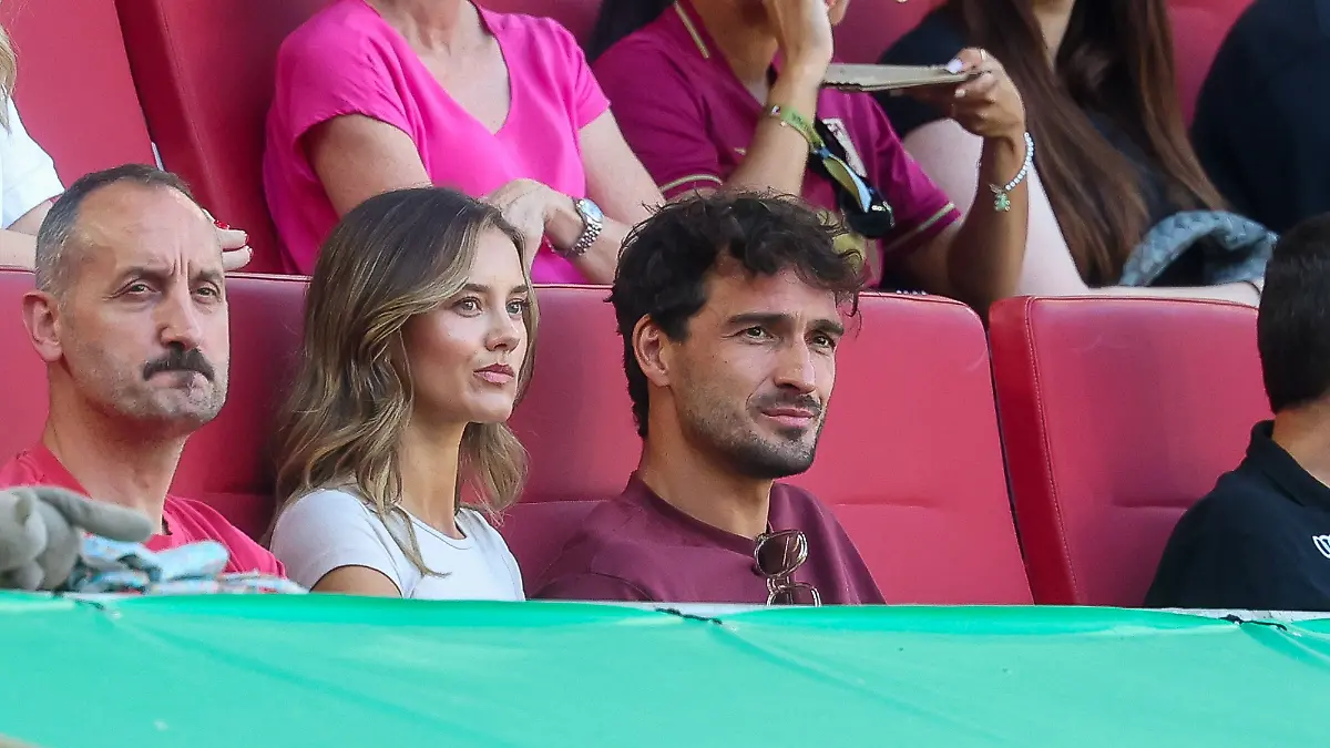 Nicola Cavanis und Mats Hummels