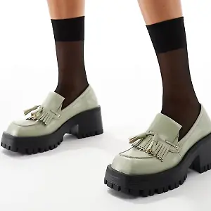 Absatz-Loafer mit Bommel
