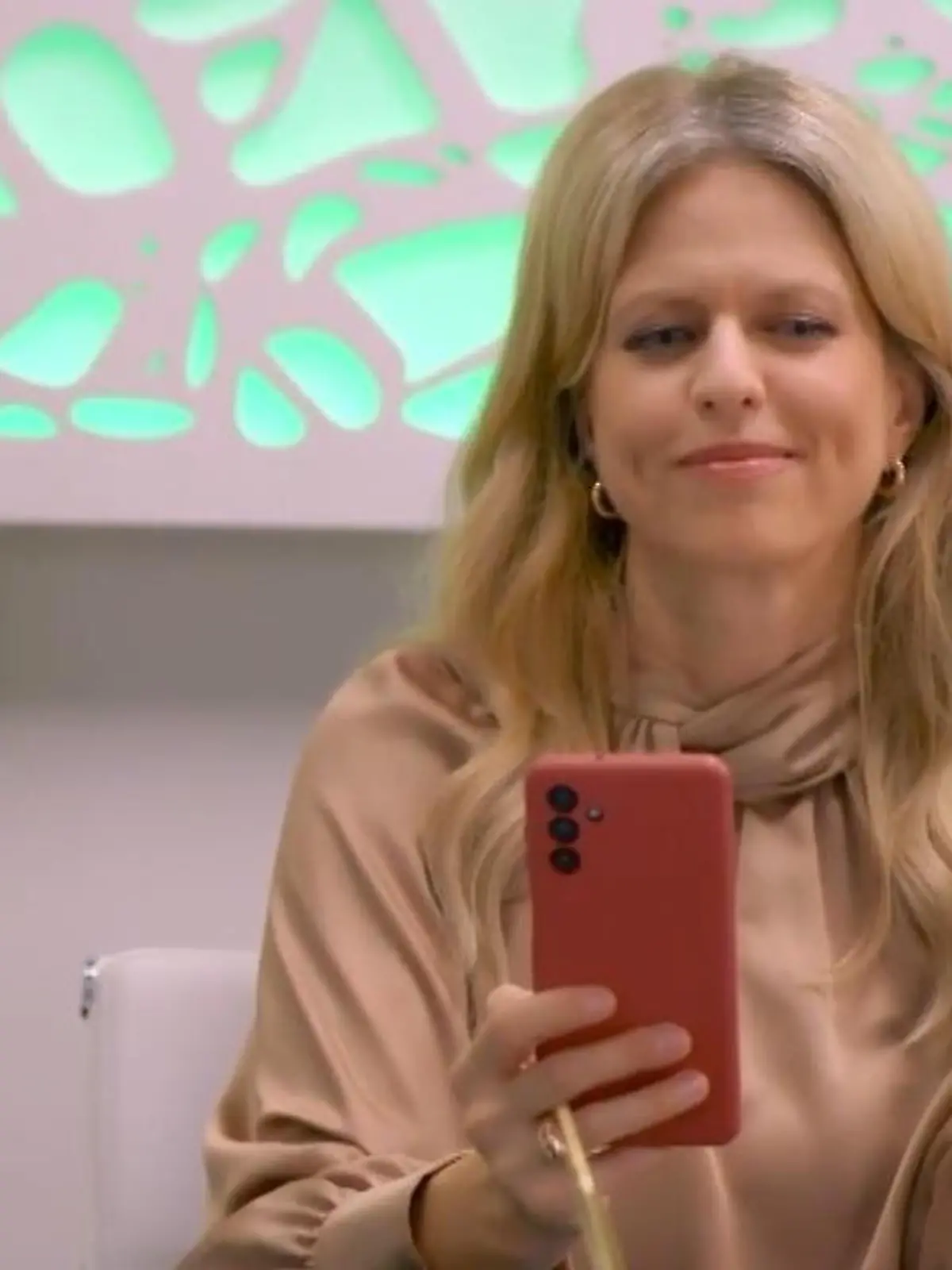 Unter uns: Patrizia führt Easy und Mars an der Nase herum