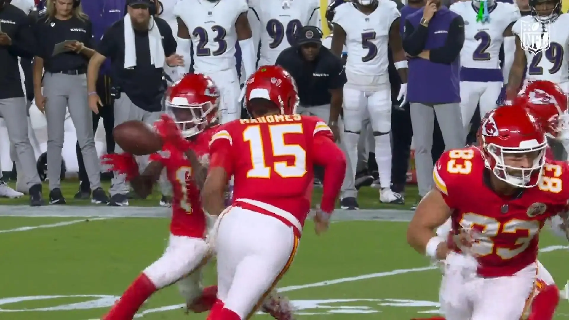 Mahomes zaubert wieder - Chiefs drehen in Saisonpremiere auf Neue Saison!